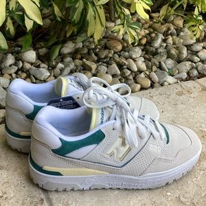 Brand New New Balance 550 cream and white and green